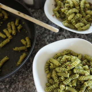How to :: make Pesto